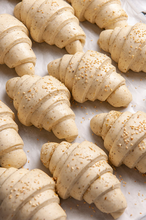 Zaatar Croissant - FROZEN - Pack of 6 pcs